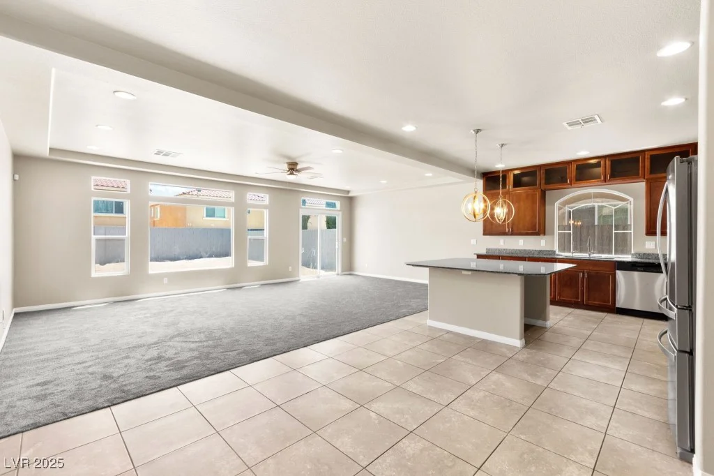 8116 Russell Creek, Las Vegas, NV 89139
