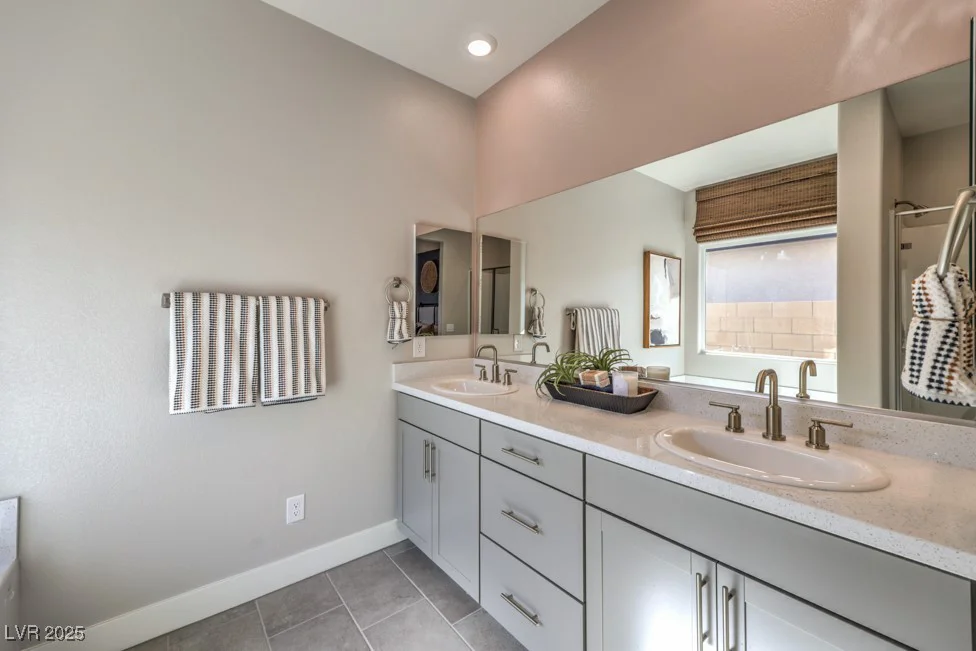1039 Forest Falcon, Henderson, NV 89011