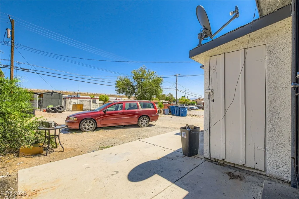 1811 Stewart, Las Vegas, NV 89101
