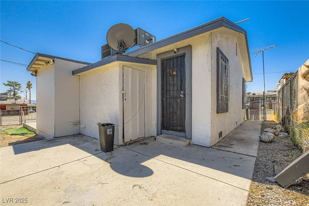 1811 Stewart, Las Vegas, NV 89101