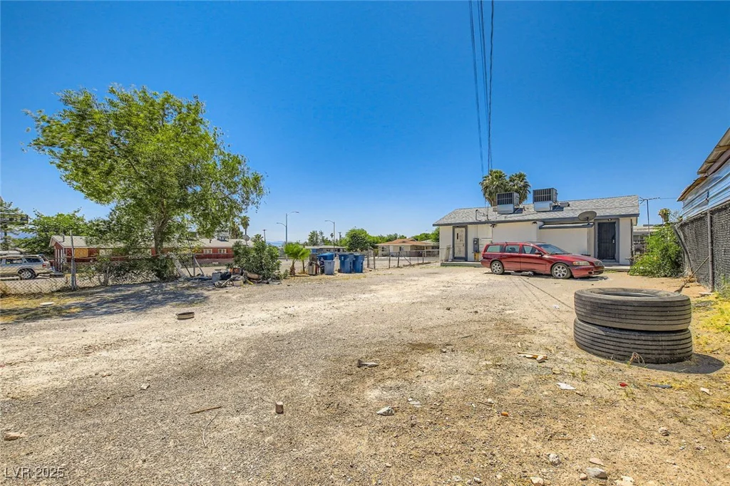 1811 Stewart, Las Vegas, NV 89101