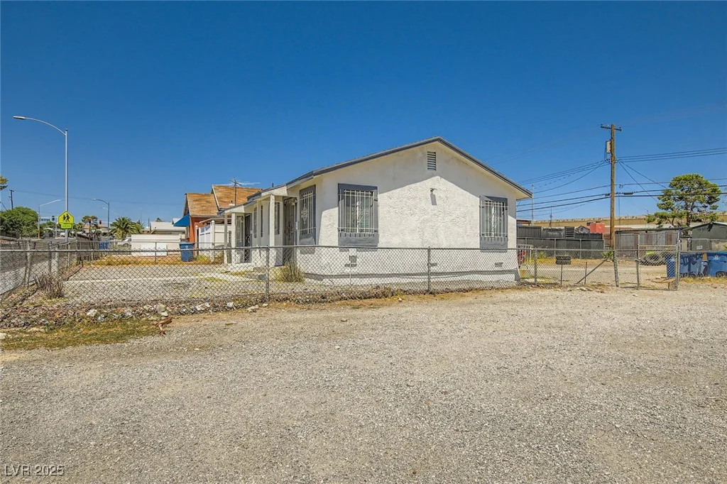 1811 Stewart, Las Vegas, NV 89101
