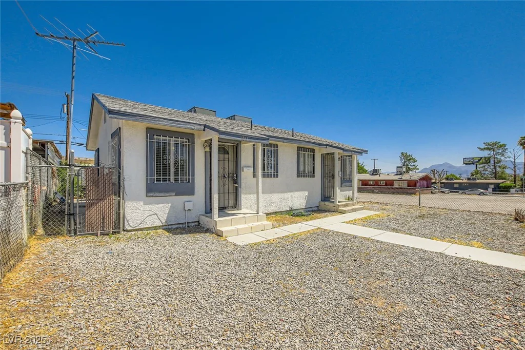 1811 Stewart, Las Vegas, NV 89101