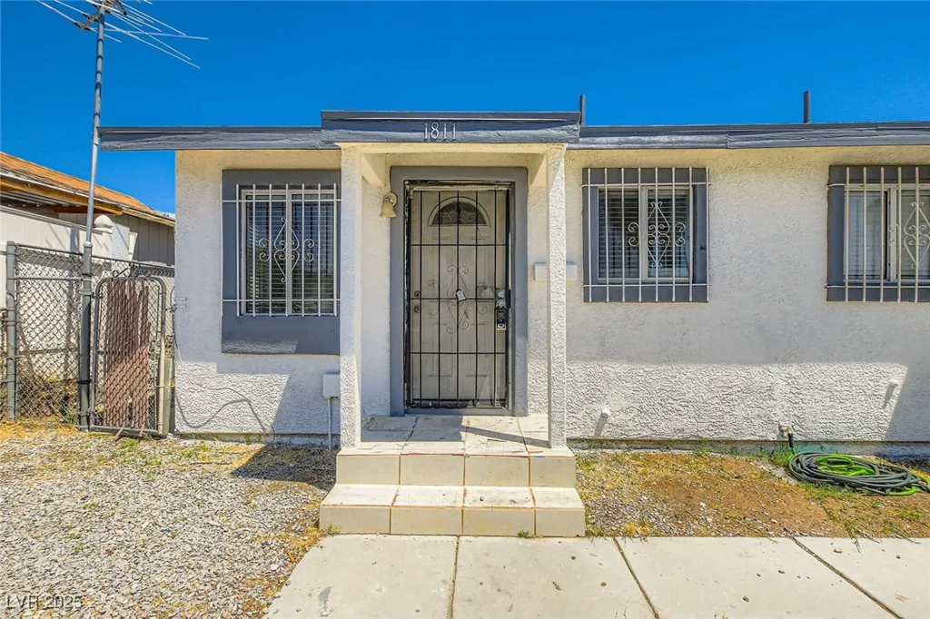 1811 Stewart, Las Vegas, NV 89101
