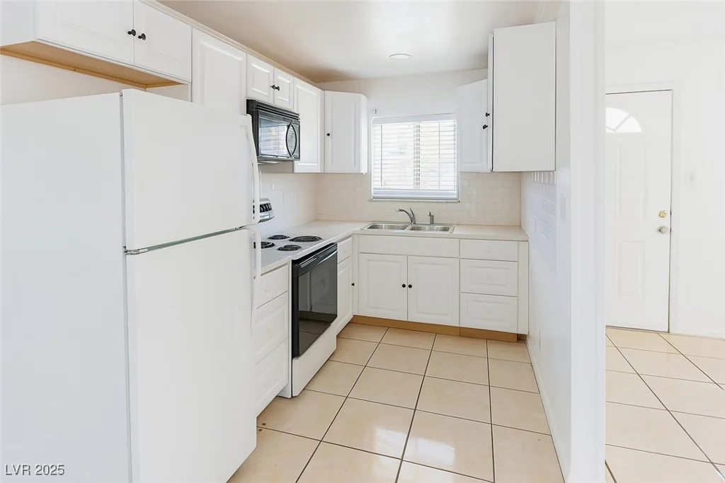 1811 Stewart, Las Vegas, NV 89101