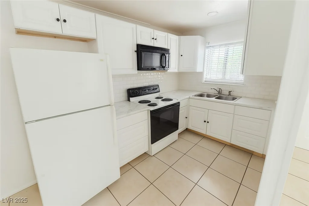 1811 Stewart, Las Vegas, NV 89101