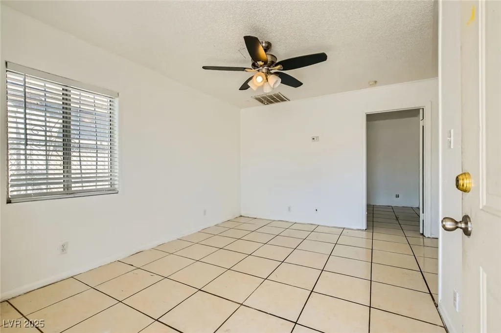 1811 Stewart, Las Vegas, NV 89101