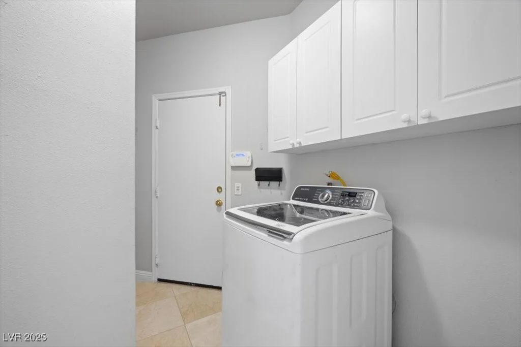 8970 Lansberry, Las Vegas, NV 89147