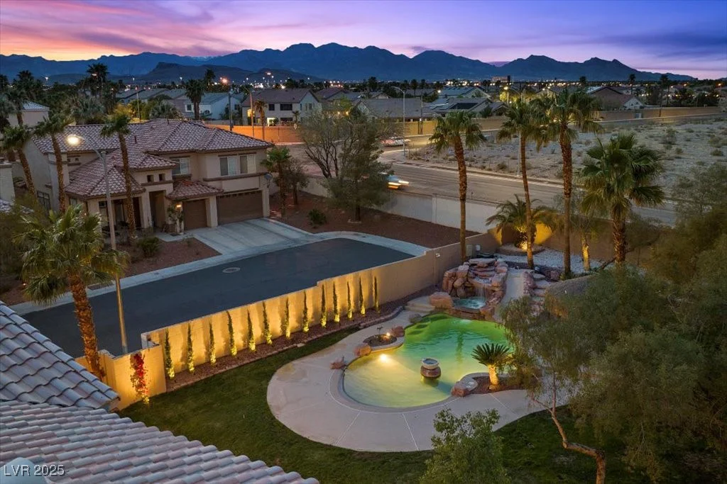 8970 Lansberry, Las Vegas, NV 89147