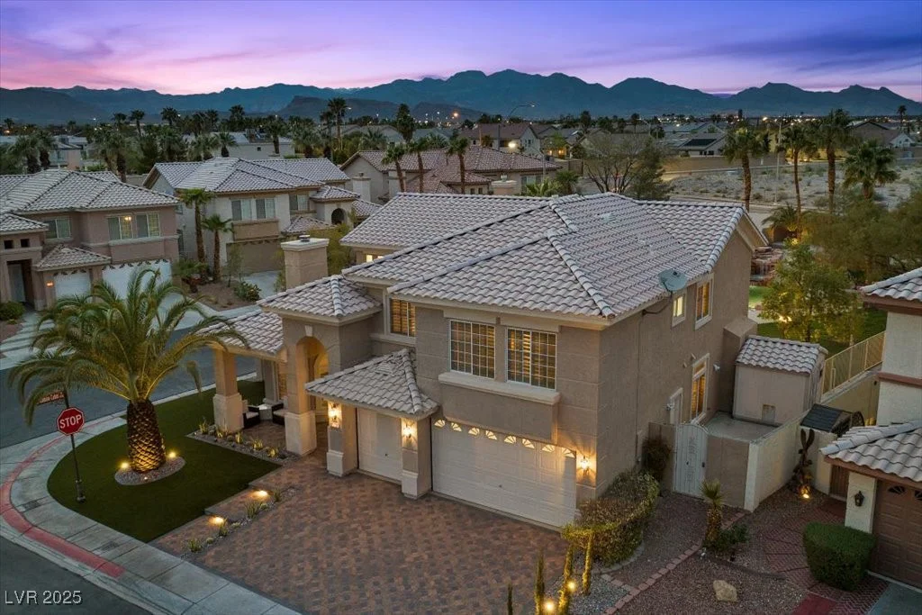 8970 Lansberry, Las Vegas, NV 89147