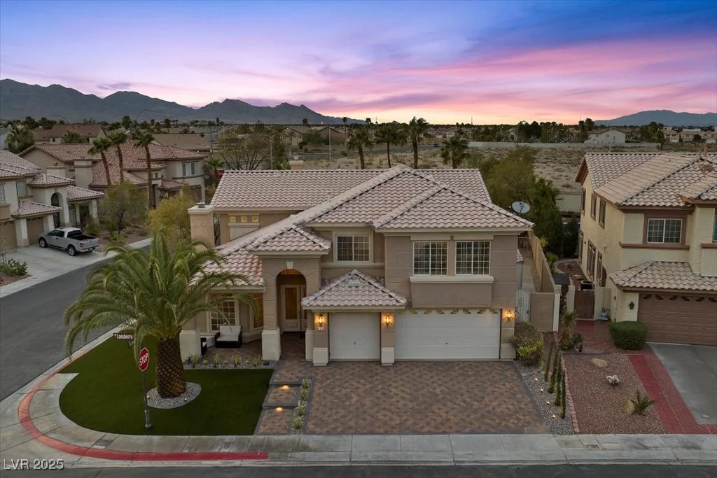 8970 Lansberry, Las Vegas, NV 89147
