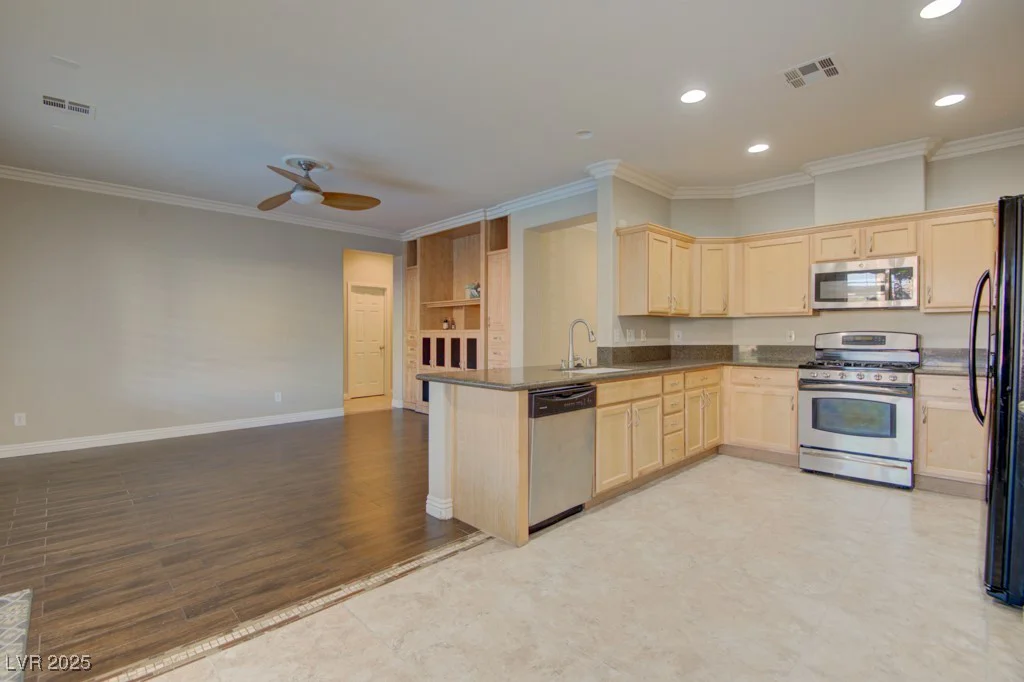 6826 Dovecote, North Las Vegas, NV 89084