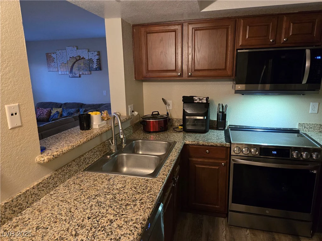 6800 Lake Mead, Las Vegas, NV 89156