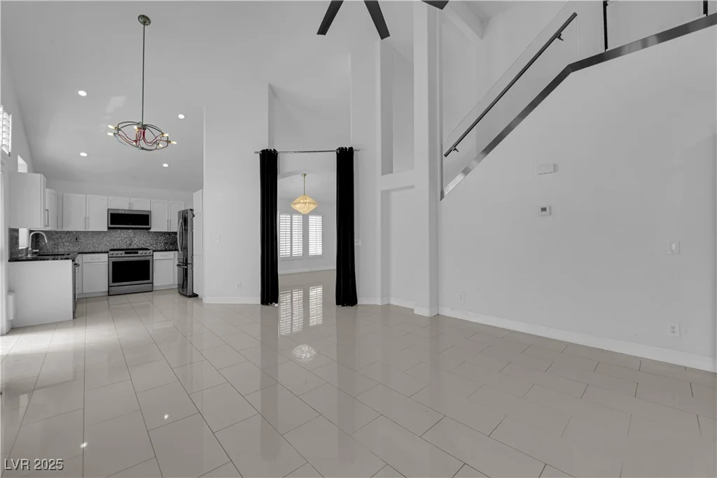 4604 Barnes, Las Vegas, NV 89147