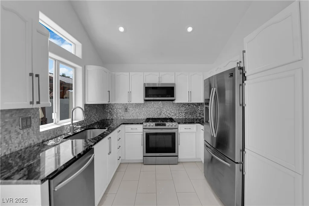 4604 Barnes, Las Vegas, NV 89147
