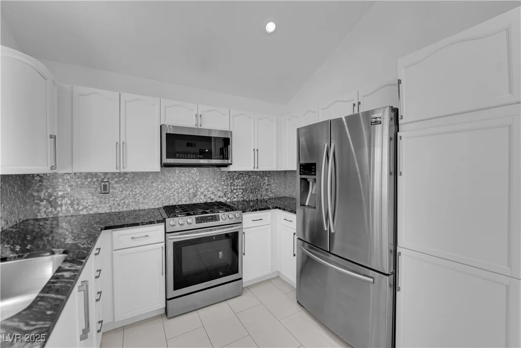 4604 Barnes, Las Vegas, NV 89147