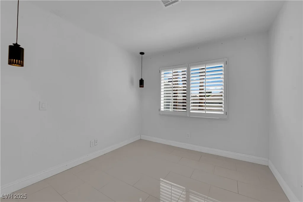 4604 Barnes, Las Vegas, NV 89147