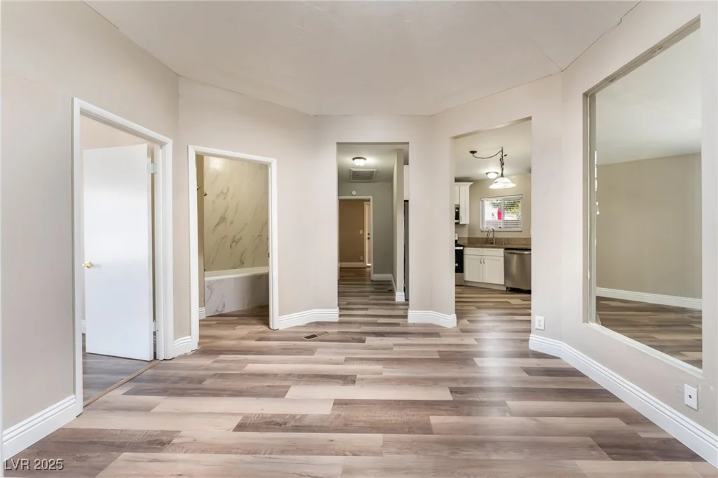 2301 Maverick, Las Vegas, NV 89108