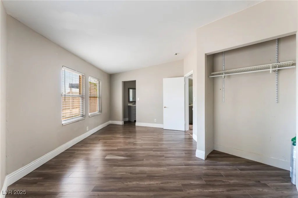 2301 Maverick, Las Vegas, NV 89108