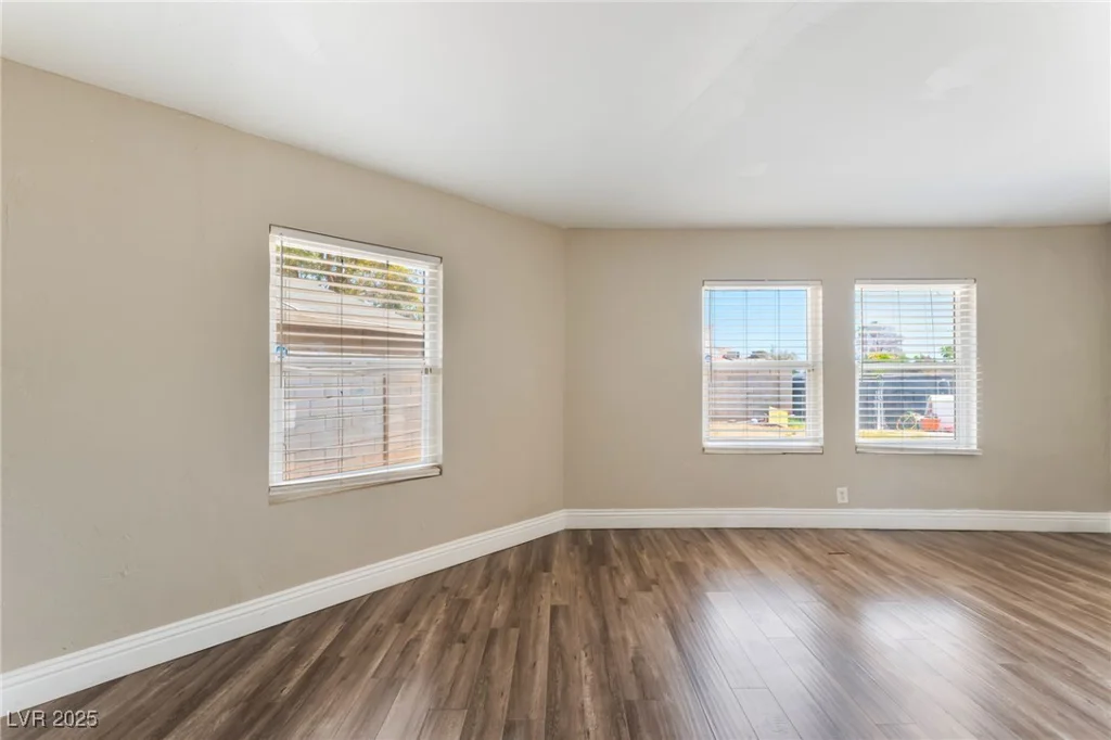 2301 Maverick, Las Vegas, NV 89108