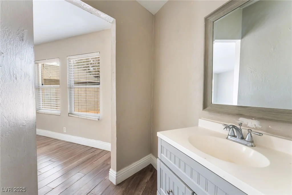 2301 Maverick, Las Vegas, NV 89108