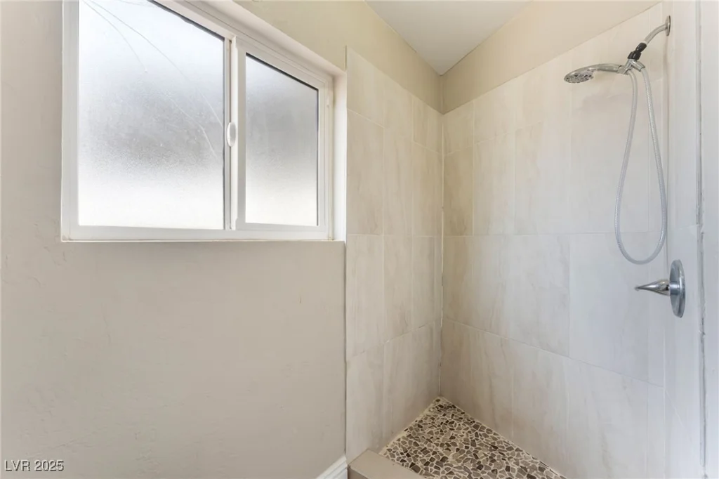 2301 Maverick, Las Vegas, NV 89108