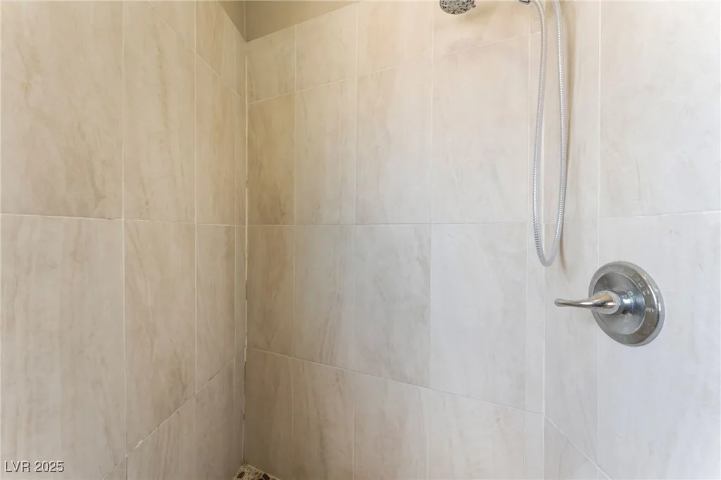 2301 Maverick, Las Vegas, NV 89108