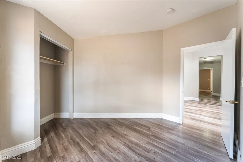 2301 Maverick, Las Vegas, NV 89108