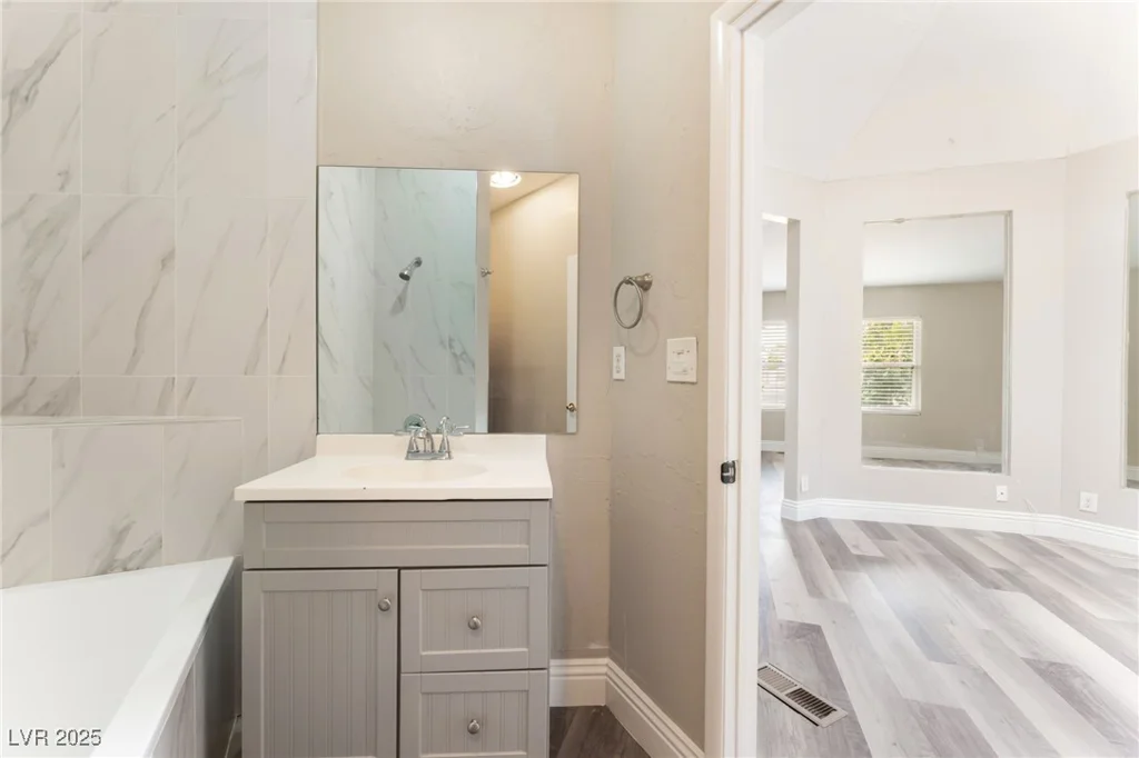 2301 Maverick, Las Vegas, NV 89108