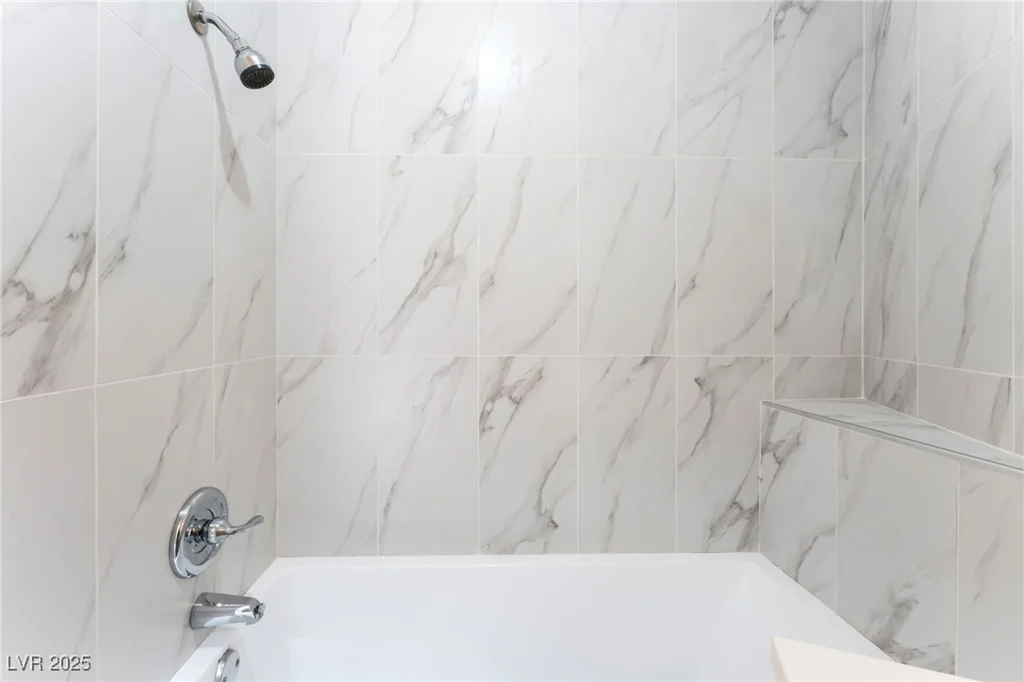 2301 Maverick, Las Vegas, NV 89108