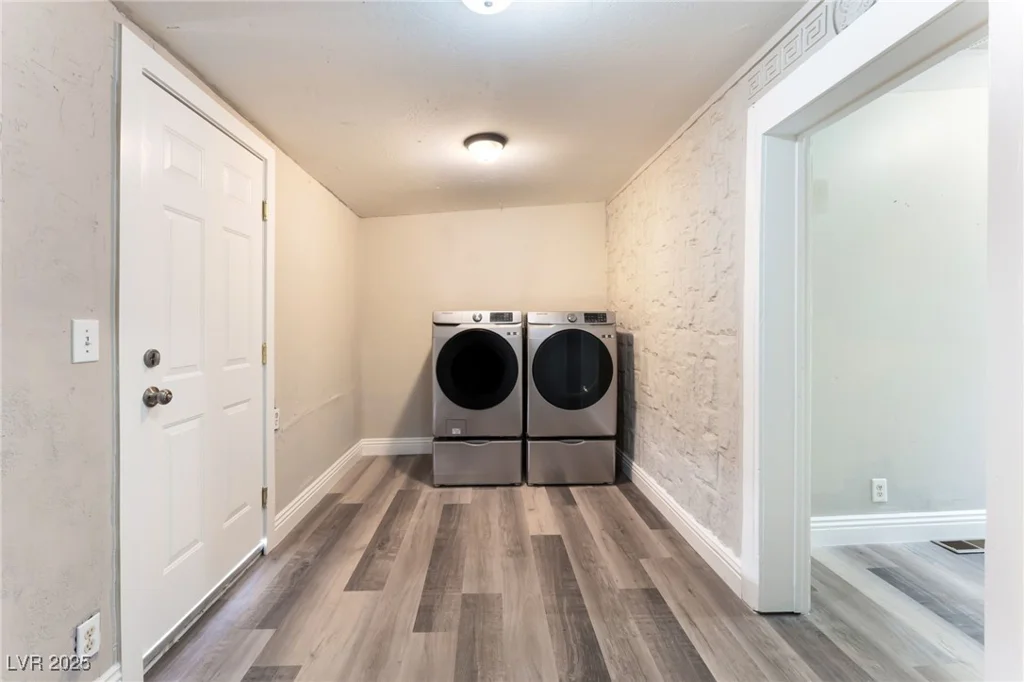 2301 Maverick, Las Vegas, NV 89108