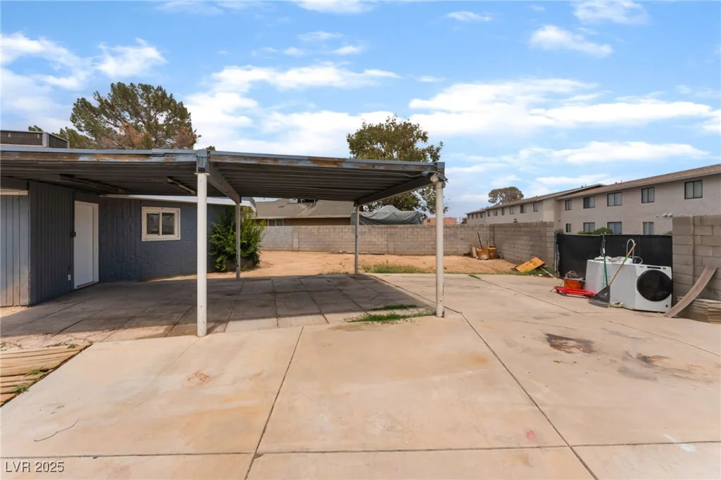2301 Maverick, Las Vegas, NV 89108