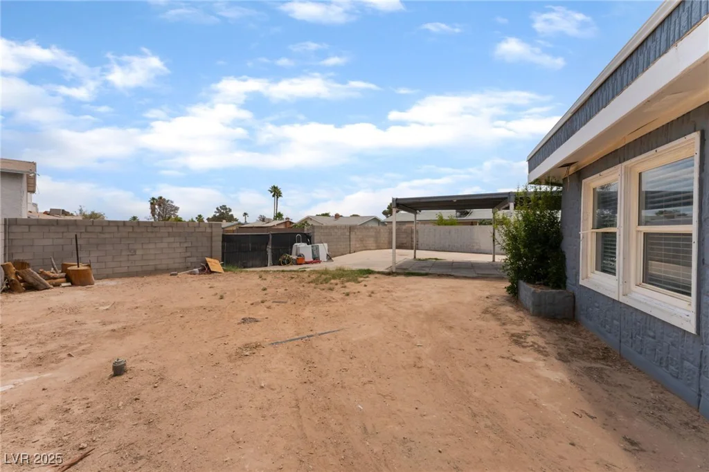 2301 Maverick, Las Vegas, NV 89108