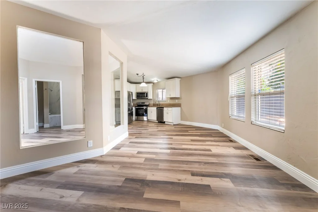 2301 Maverick, Las Vegas, NV 89108