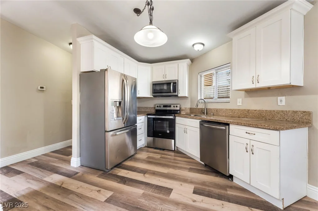 2301 Maverick, Las Vegas, NV 89108