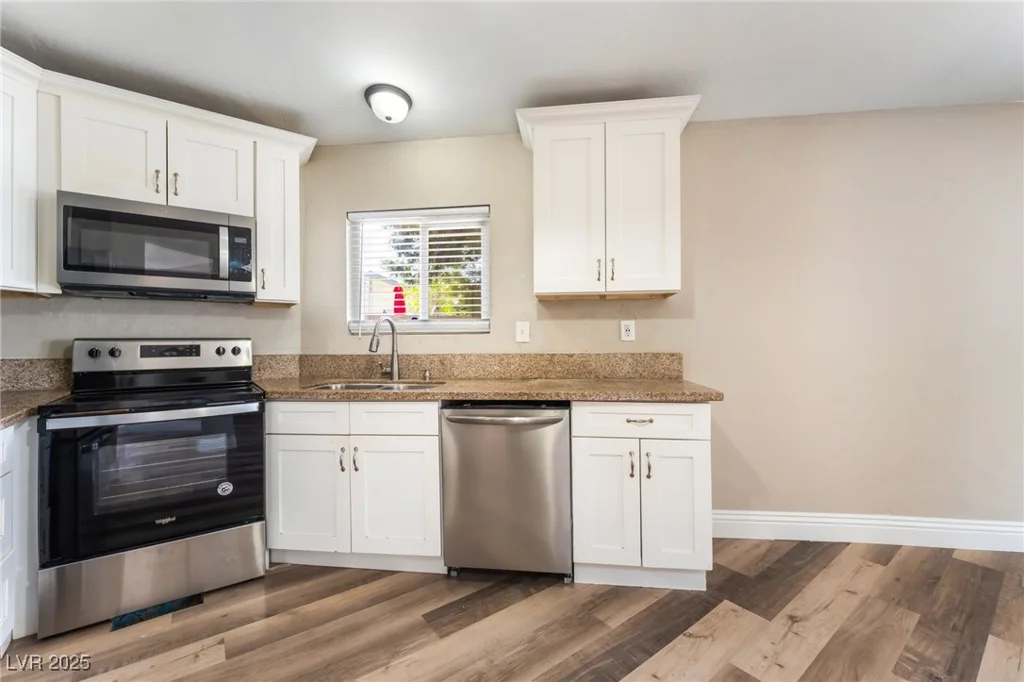 2301 Maverick, Las Vegas, NV 89108