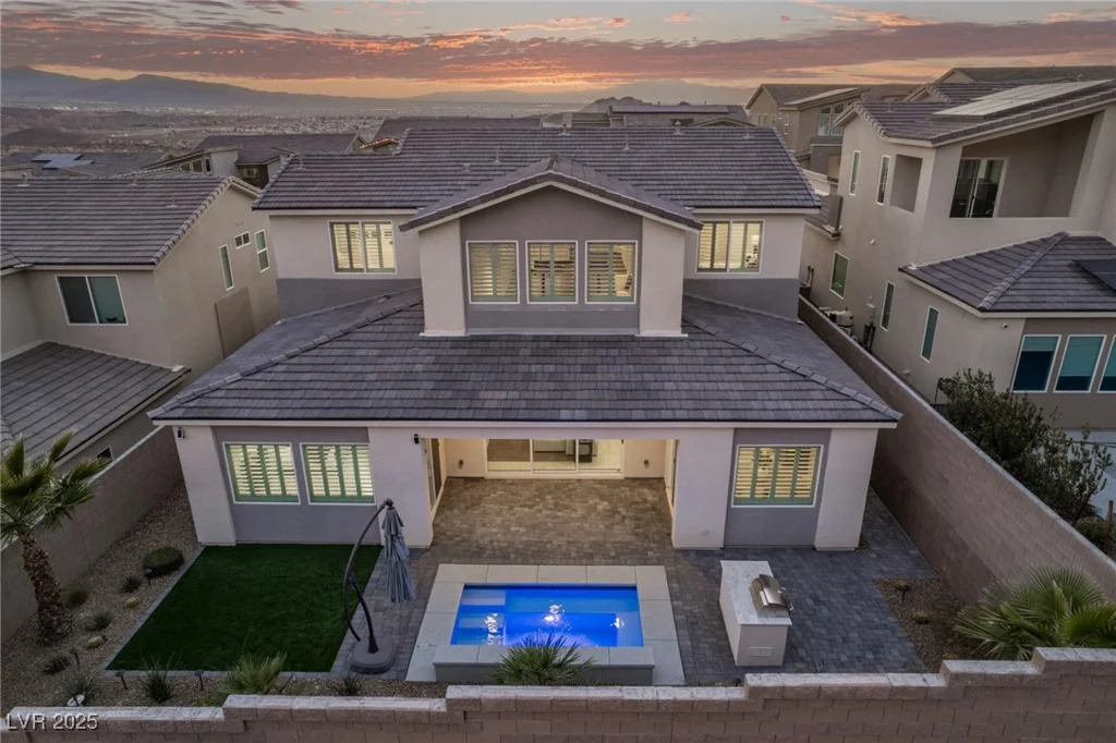 30 Hilltop Crest, Henderson, NV 89011