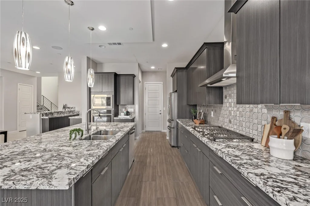 30 Hilltop Crest, Henderson, NV 89011