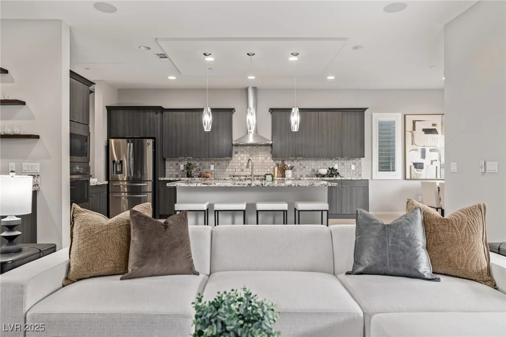 30 Hilltop Crest, Henderson, NV 89011