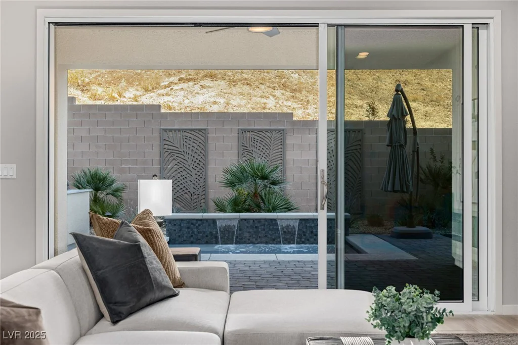 30 Hilltop Crest, Henderson, NV 89011