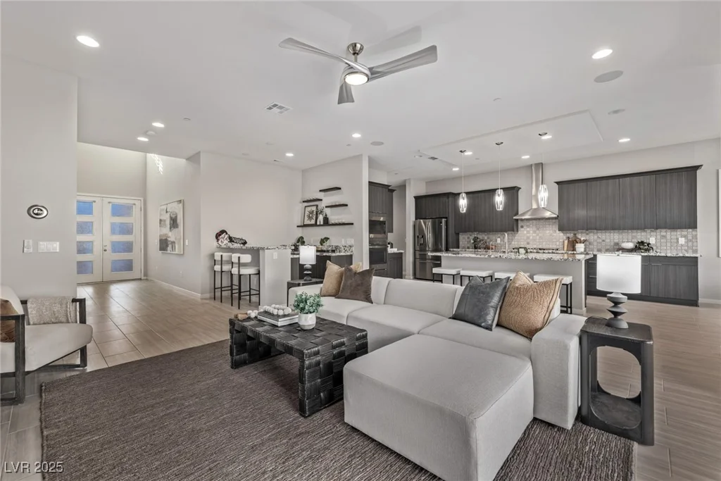30 Hilltop Crest, Henderson, NV 89011