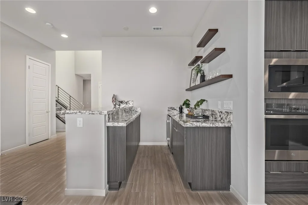 30 Hilltop Crest, Henderson, NV 89011