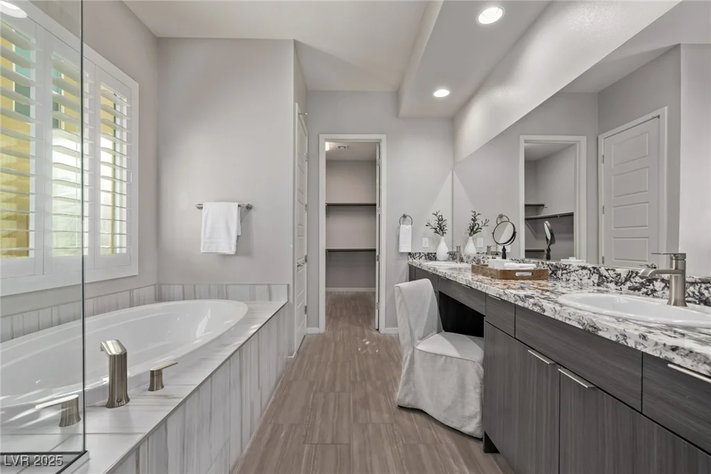 30 Hilltop Crest, Henderson, NV 89011