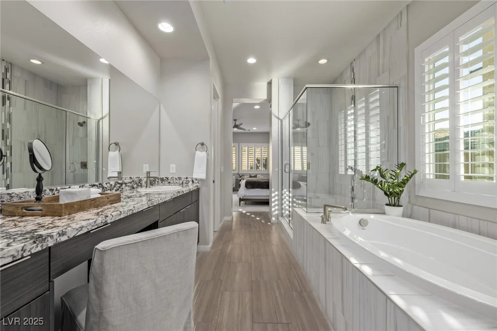30 Hilltop Crest, Henderson, NV 89011