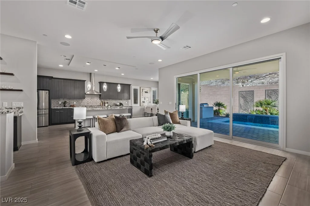 30 Hilltop Crest, Henderson, NV 89011