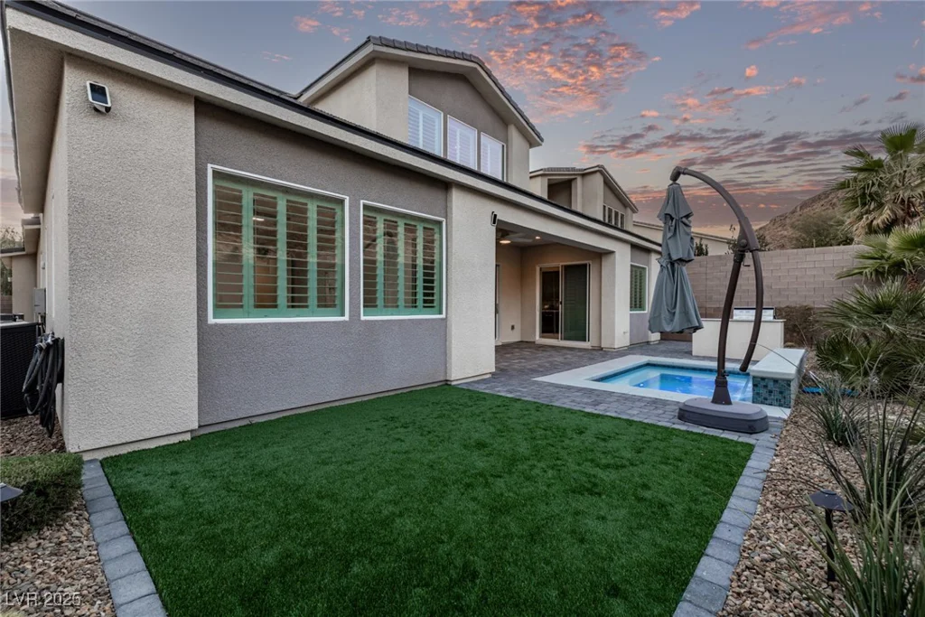 30 Hilltop Crest, Henderson, NV 89011