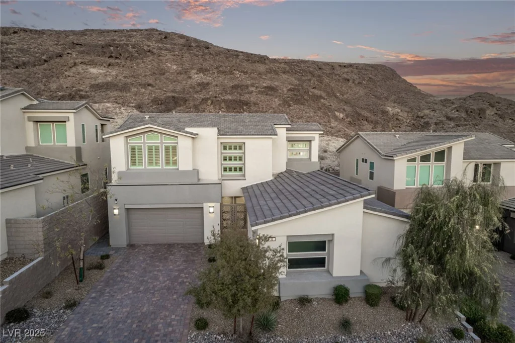 30 Hilltop Crest, Henderson, NV 89011