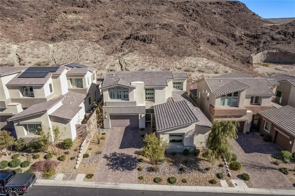 30 Hilltop Crest, Henderson, NV 89011