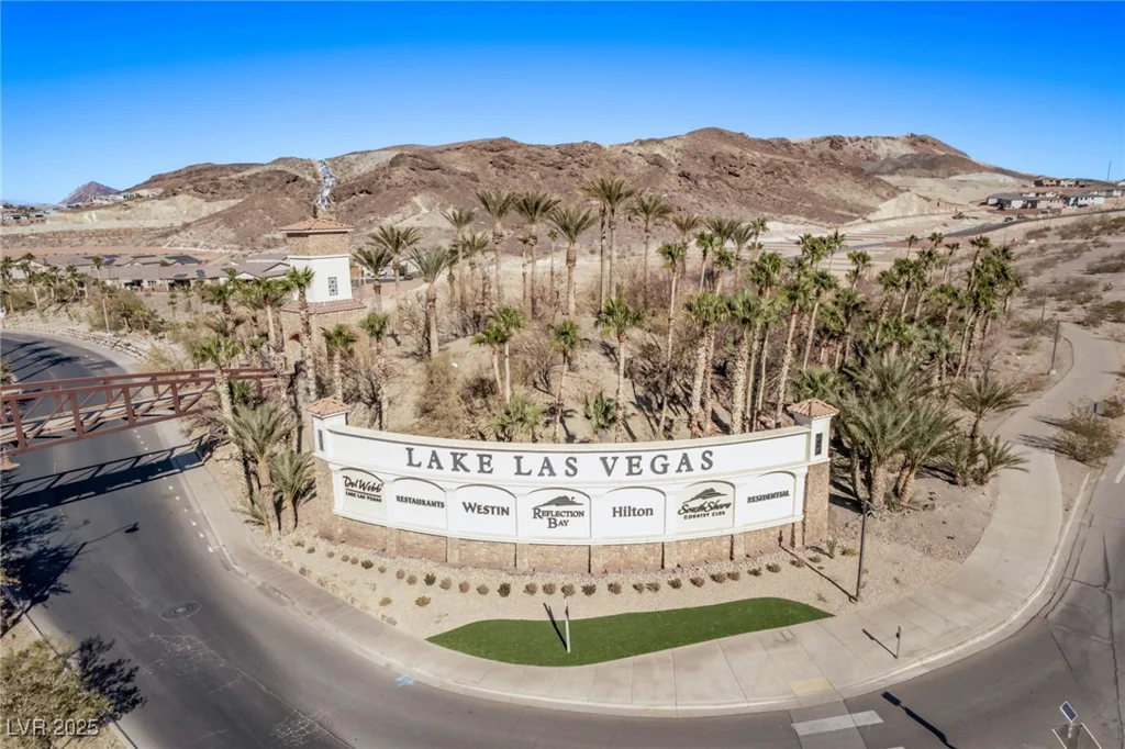 30 Hilltop Crest, Henderson, NV 89011