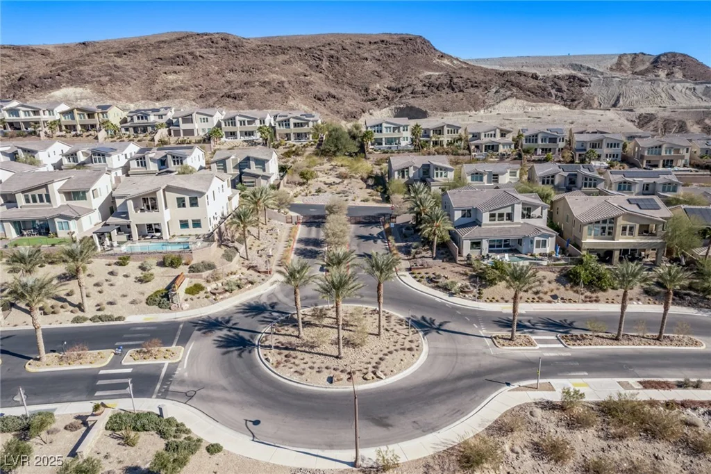 30 Hilltop Crest, Henderson, NV 89011